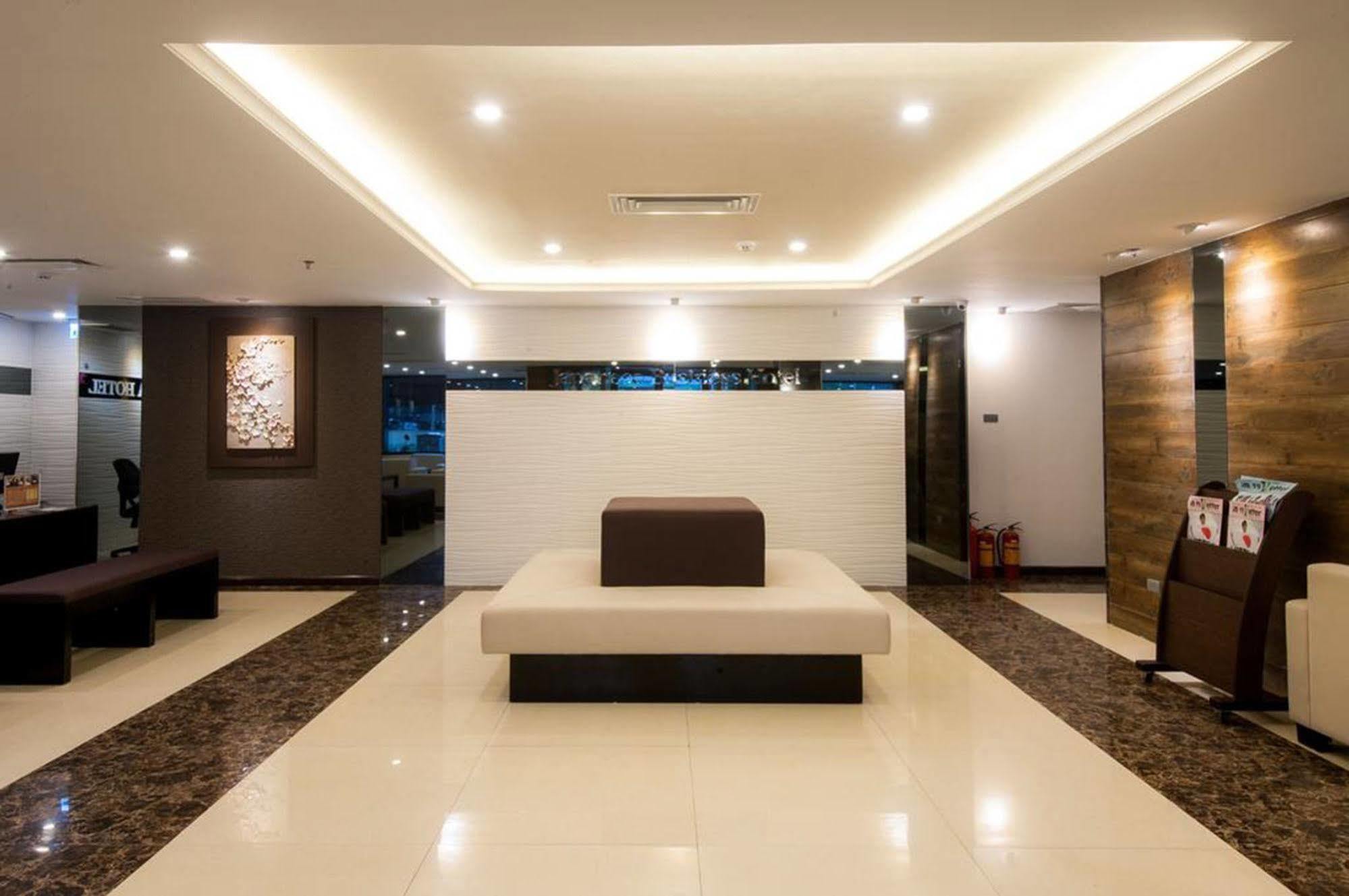 Sakura Hotel Ханой Екстериор снимка