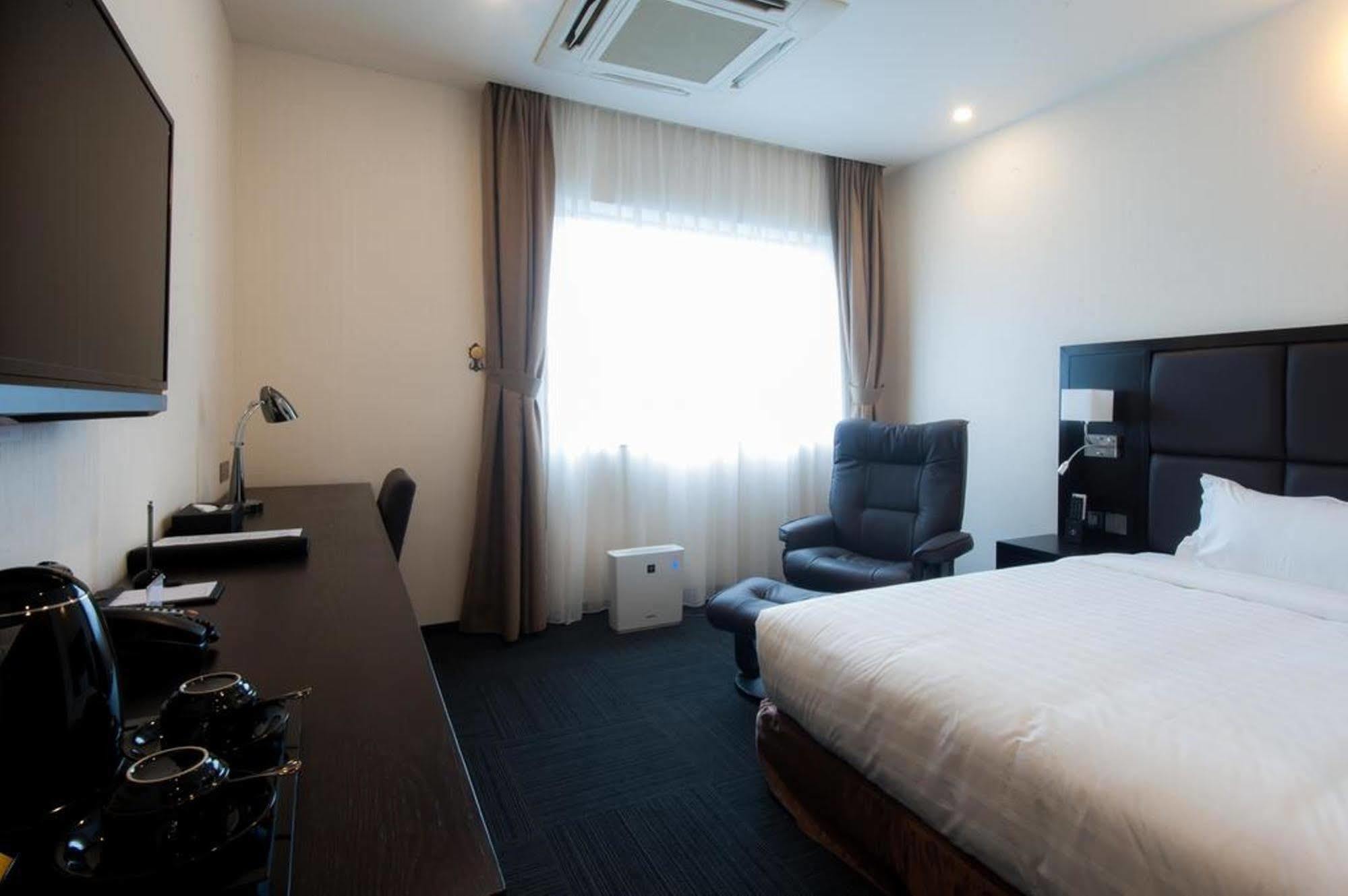 Sakura Hotel Ханой Екстериор снимка